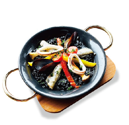 鮎のイカスミパエリア